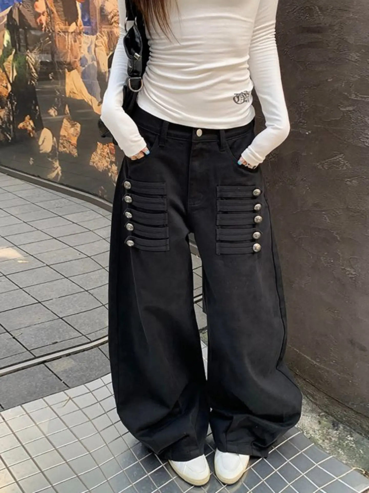 Court-style pants