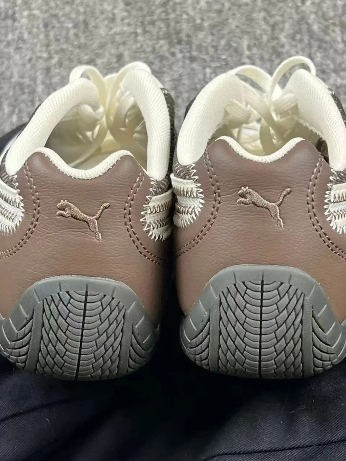 Casual sneakers