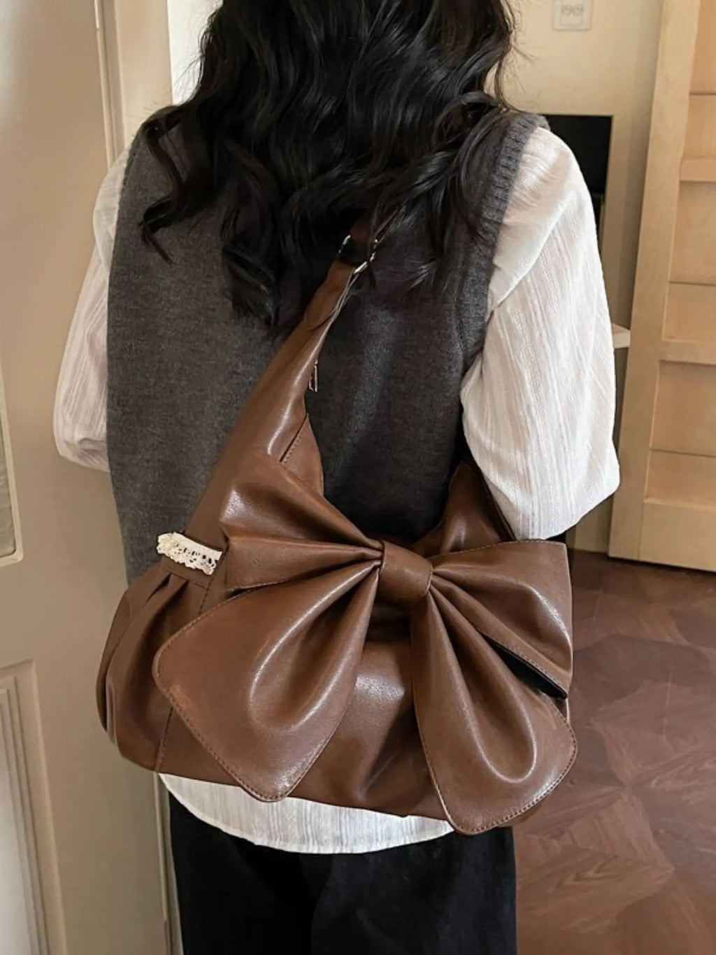 Bow tote bag
