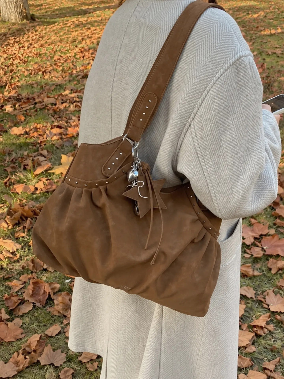 Lightweight shoulder bag