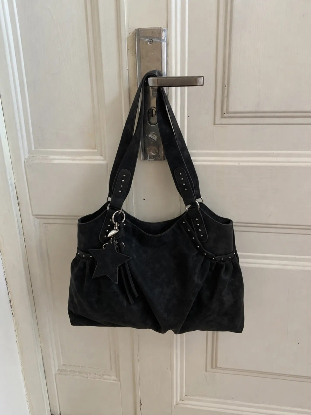 Lightweight shoulder bag