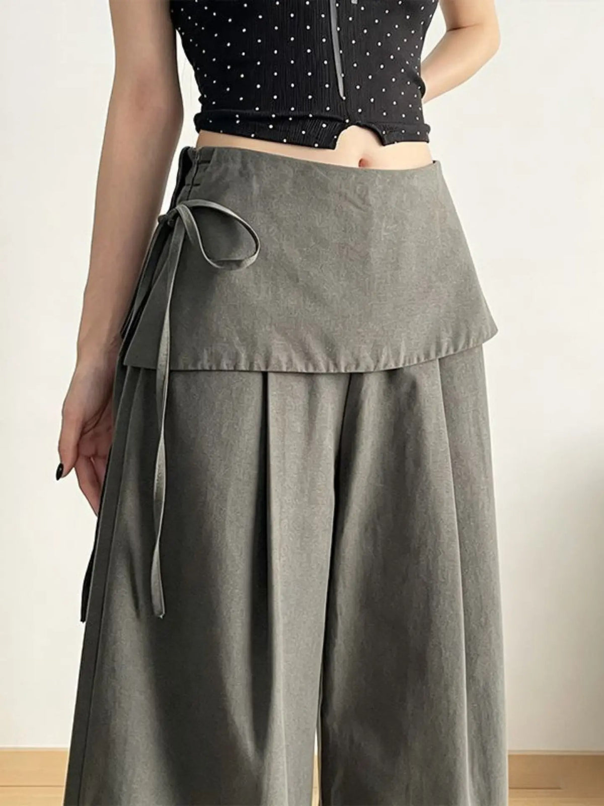 Wide-leg trousers