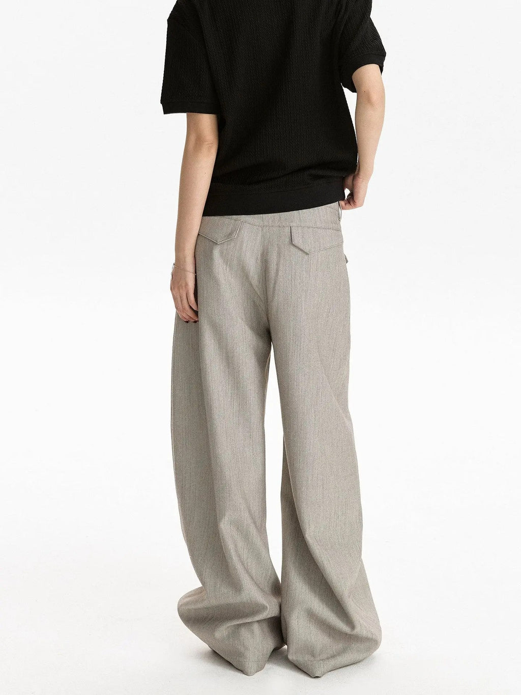Loose-fit trousers