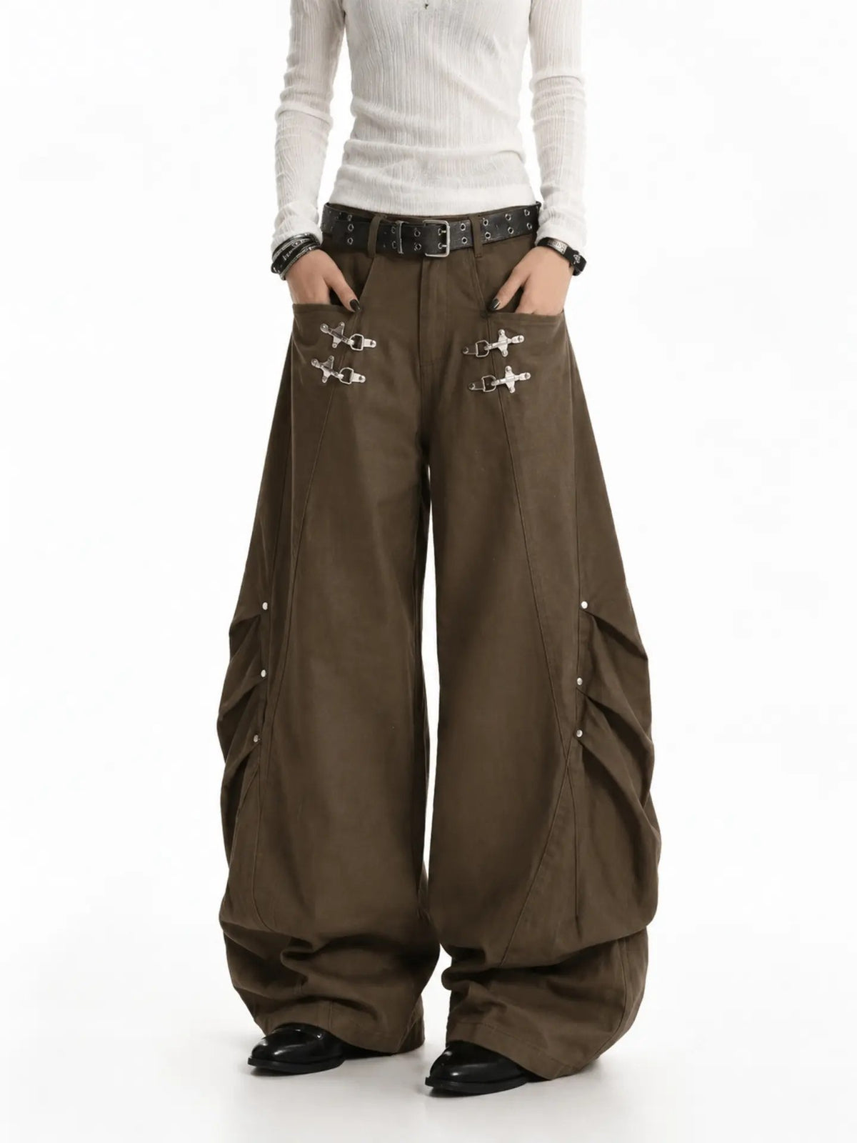 Curved blade pants